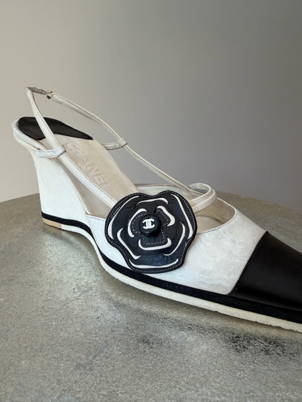 CHANEL - Two-Tone Slingback Wedges w/ Camellia Detail – Size 38.5 - Picture 12 of 15